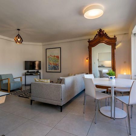 Modern Apartment With Free Parking أوستيند المظهر الخارجي الصورة