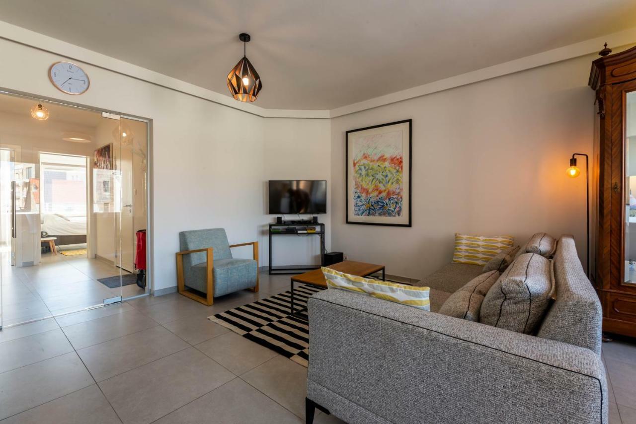 Modern Apartment With Free Parking أوستيند المظهر الخارجي الصورة