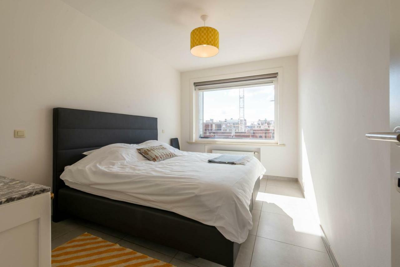 Modern Apartment With Free Parking أوستيند المظهر الخارجي الصورة