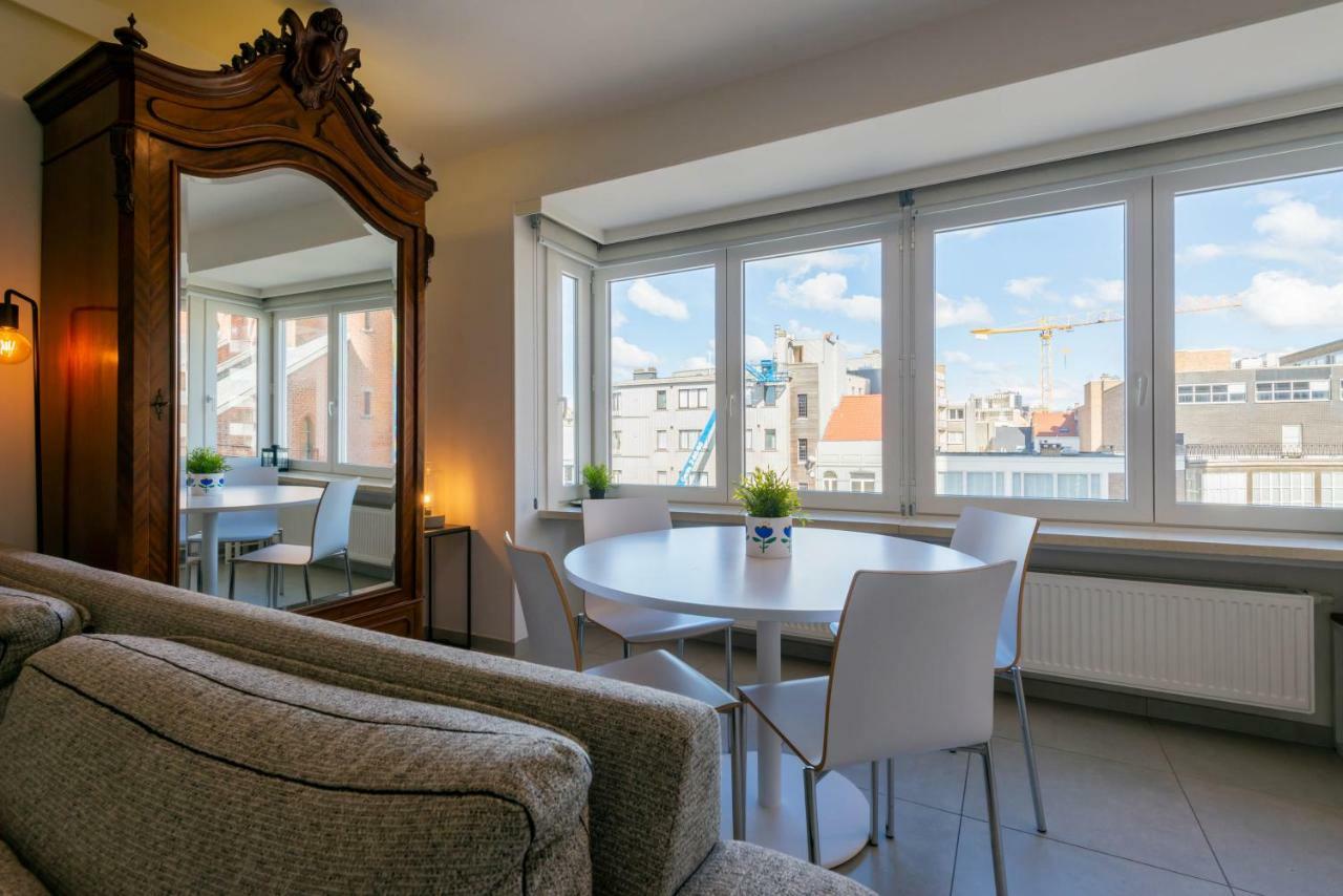 Modern Apartment With Free Parking أوستيند المظهر الخارجي الصورة