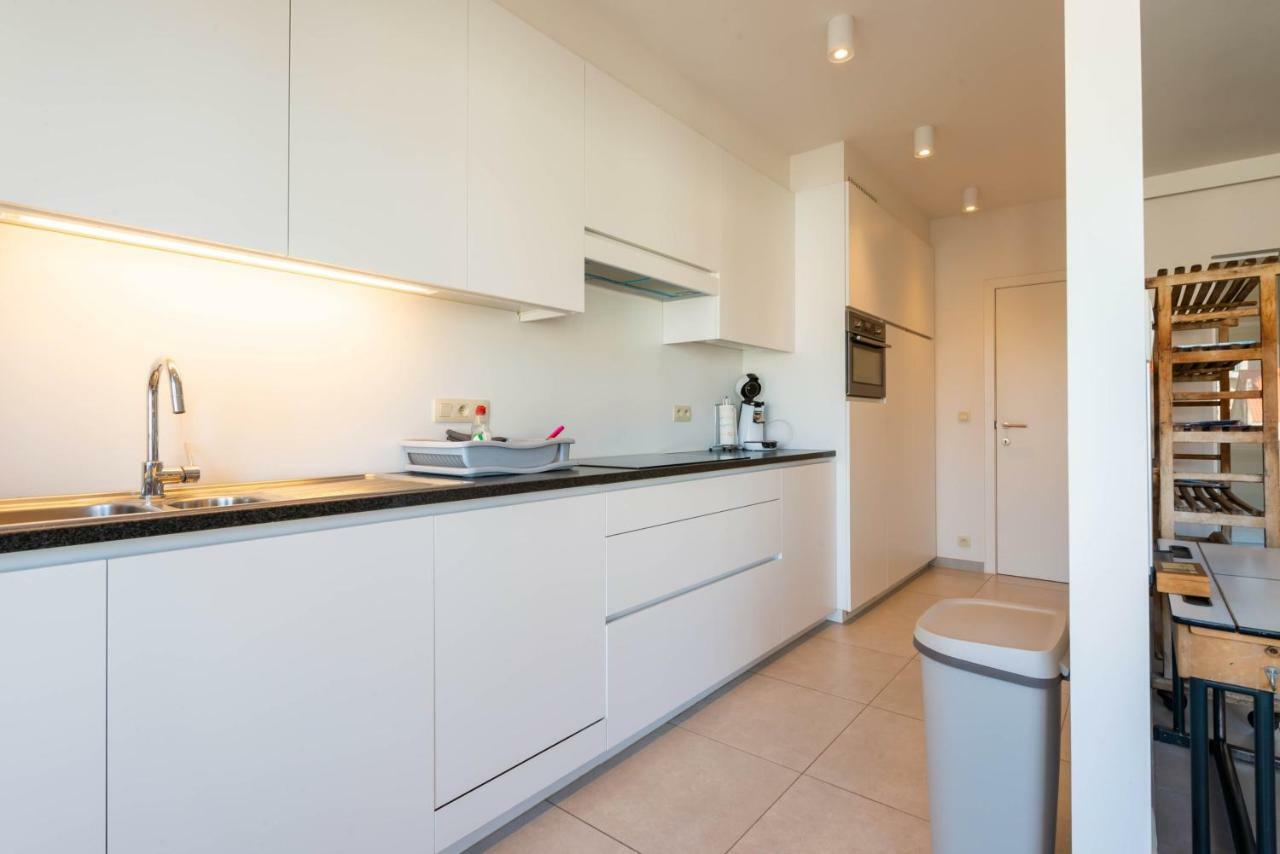 Modern Apartment With Free Parking أوستيند المظهر الخارجي الصورة