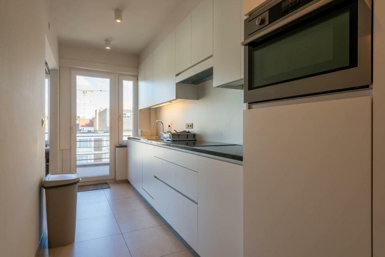 Modern Apartment With Free Parking أوستيند المظهر الخارجي الصورة